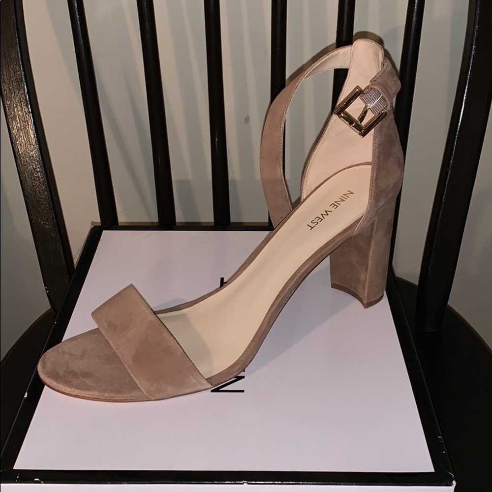 Suede sandal